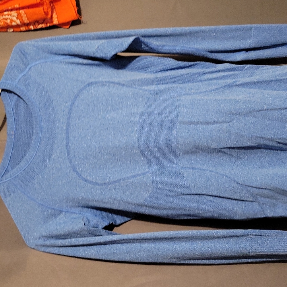 LuluLemon Long Sleeve top
